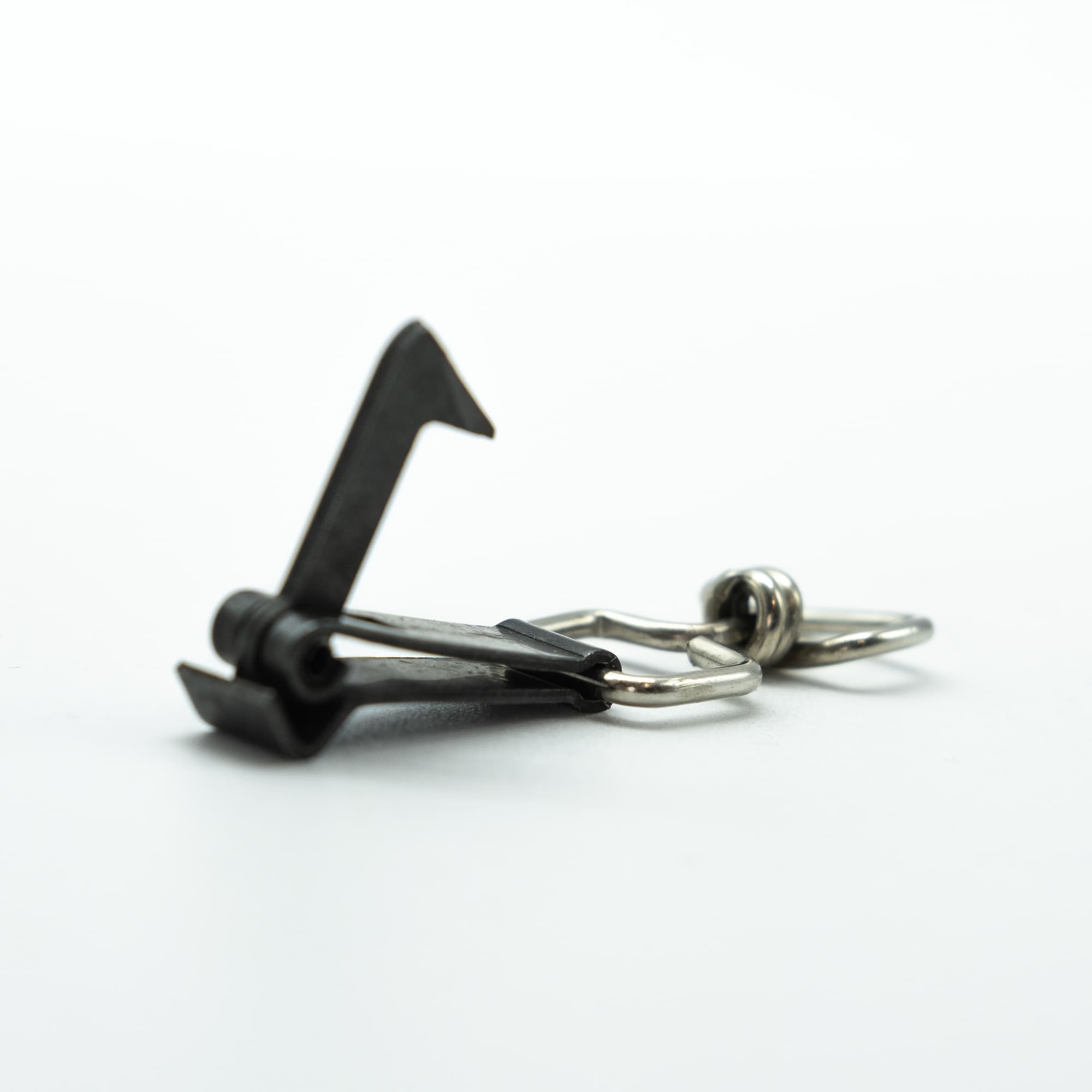 RELEASE HOOK FOR LOGGER TAPE