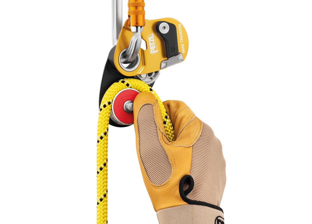 PETZL® MINI TRAXION, DROP-RESISTANT PROGRESS-CAPTURE PULLEY
